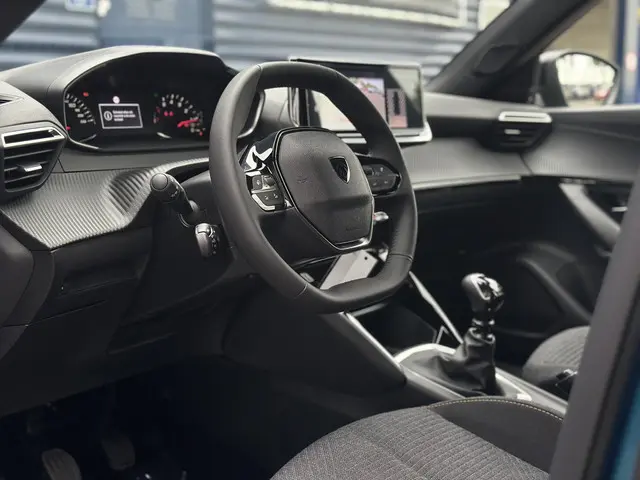 Peugeot 2008 1.2 PureTech 100 Style 2025 Benzine 20