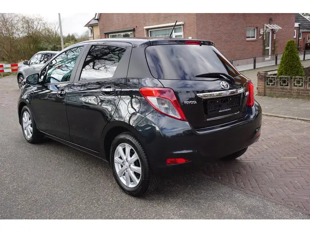 Toyota Yaris 1.3 VVT-i Aspiration 2014 Benzine 5