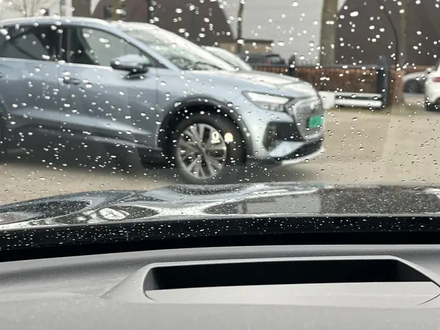 Volvo XC60 2.0 B4 R-Design 2021 Benzine 29