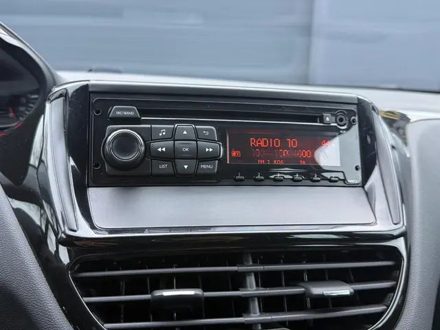 Peugeot 208 1.2 VTi Access 2014 Benzine 11