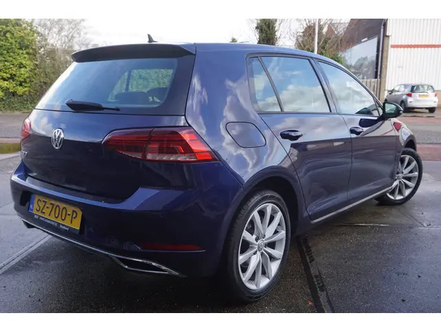 Volkswagen Golf 1.0 TSI Highline 2018 Benzine 2