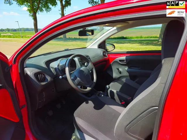 Peugeot 108 1.0 e-VTi Access 2014 Benzine 12