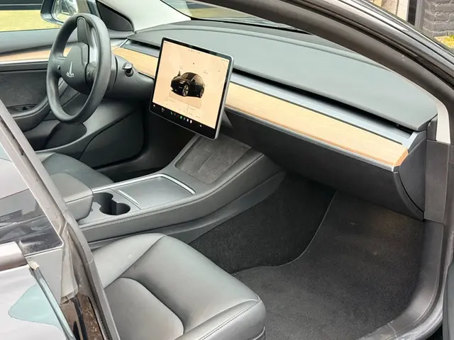 Tesla Model 3 Long Range RWD 75 kWh 2023 Elektrisch 9
