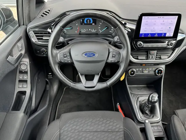 Ford Fiesta 1.0 ECOBOOST HYBRID TITANIUM 2022 Benzine 4
