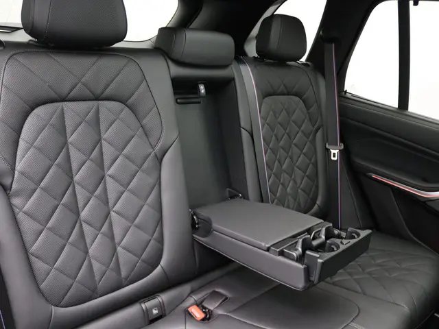 BMW X5 xDrive50e 2024 Hybride Benzine 29