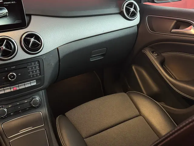 Mercedes-Benz B-Klasse 180 Ambition 2017 Benzine 25