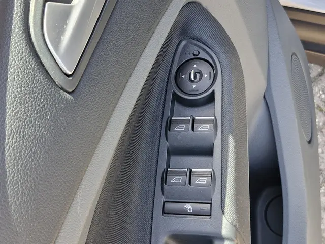 Ford C-MAX 1.0 Titanium 2013 Benzine 12