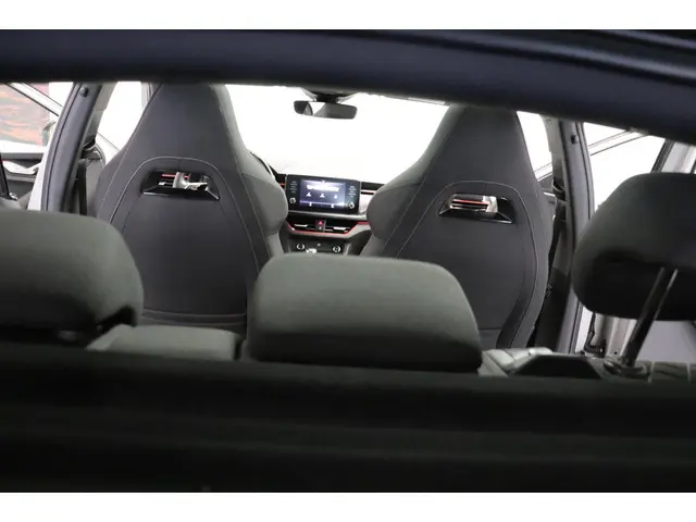 Škoda Scala 1.0 TSI Sport Business 110PK 2021 Benzine 18