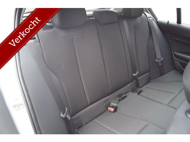 BMW 1 Serie 118i 2016 Benzine 23