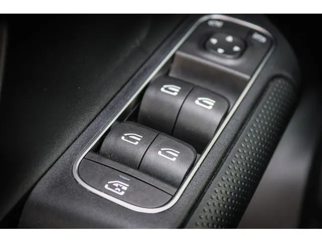 Mercedes-Benz B-Klasse 160 2020 Benzine 16