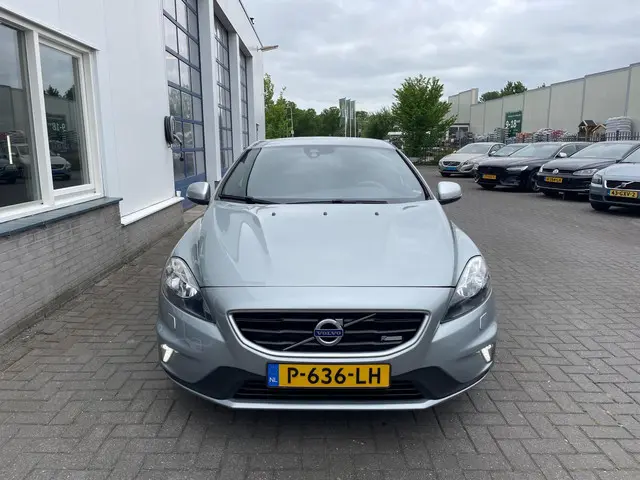 Volvo V40 3