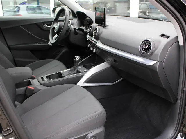 Audi Q2 35 TFSI Edition one 2025 Benzine 16