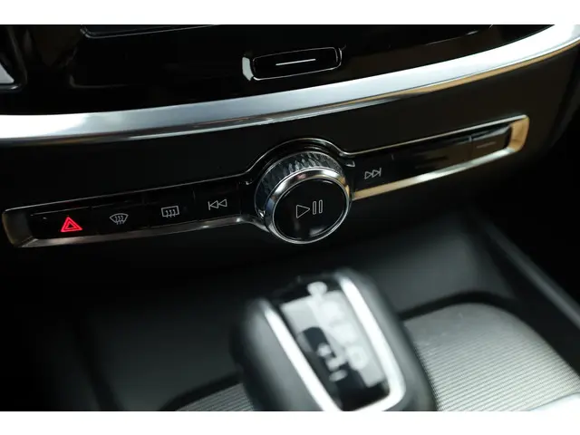 Volvo V60 2.0 T4 Inscription 2020 Benzine 18