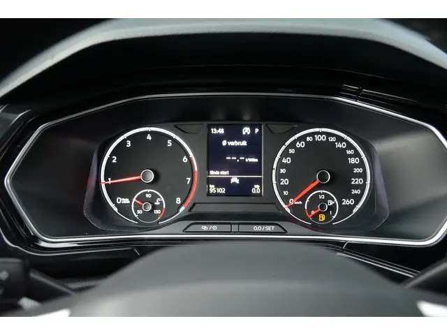 Volkswagen T-Cross 1.0 TSI Life Business 2020 Benzine 8