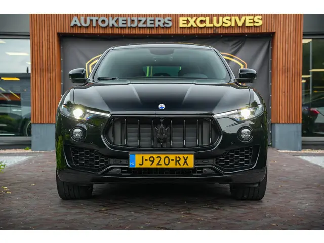 Maserati Levante 3