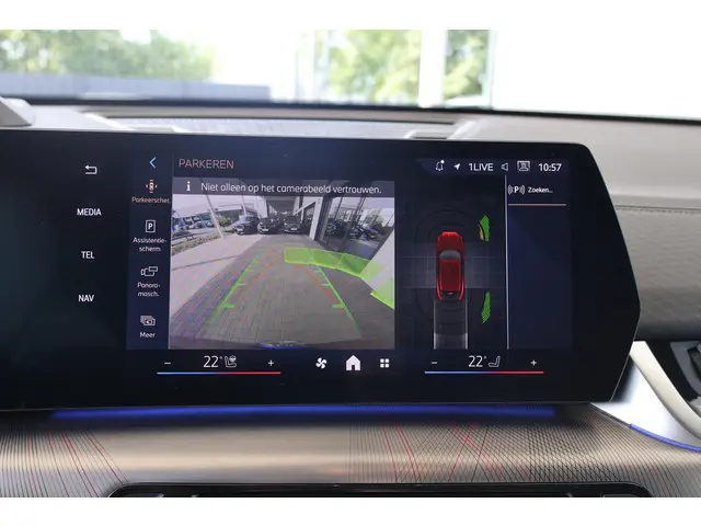 BMW iX2 xDrive30 2025 Elektrisch 18