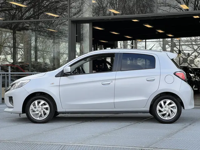 Mitsubishi Space Star 1.2 Dynamic 2024 Benzine 16