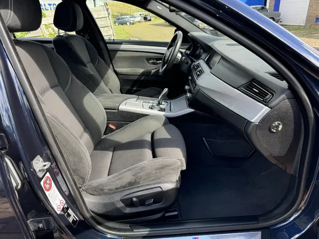 BMW 5 Serie Touring 520i M Sport Edition 2015 Benzine 26