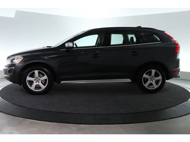 Volvo XC60 3.2 AWD R-Design 2012 Benzine 8