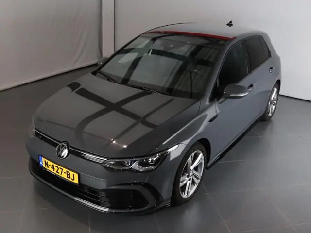Volkswagen Golf 1.5 eTSI R-Line 2021 Benzine 3