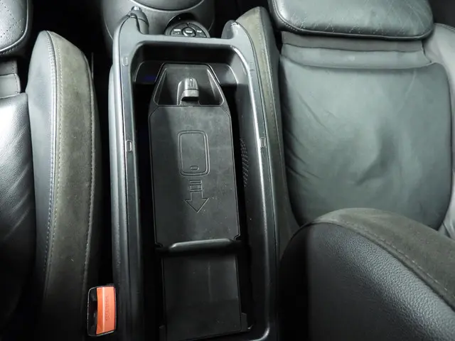 MINI 3-Deurs Cooper 2022 Benzine 19