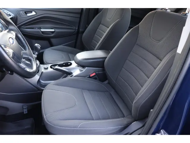 Ford Kuga 1.5 Trend org.nl trekhaak 2016 Benzine 8