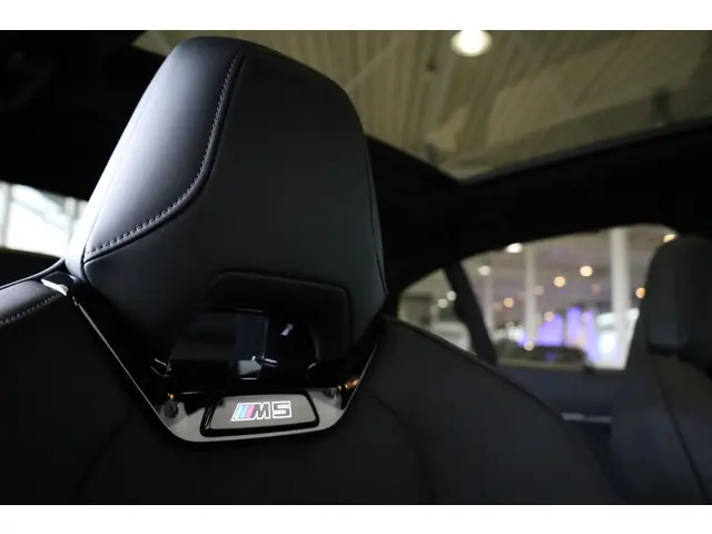 BMW M5 Sedan | M Driver's Package 2026 Hybride Benzine 32