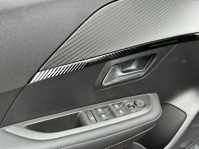 Peugeot 208 1.2 Turbo 100 PK Allure 2025 Benzine 43