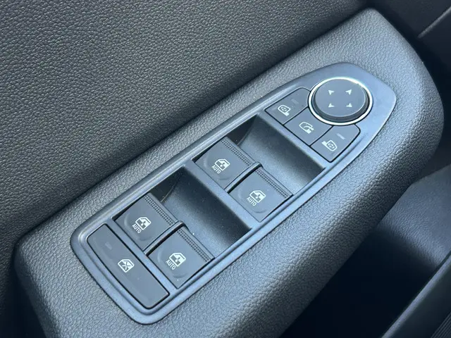 Mitsubishi Colt 1.0T MT First Edition 2025 Benzine 17