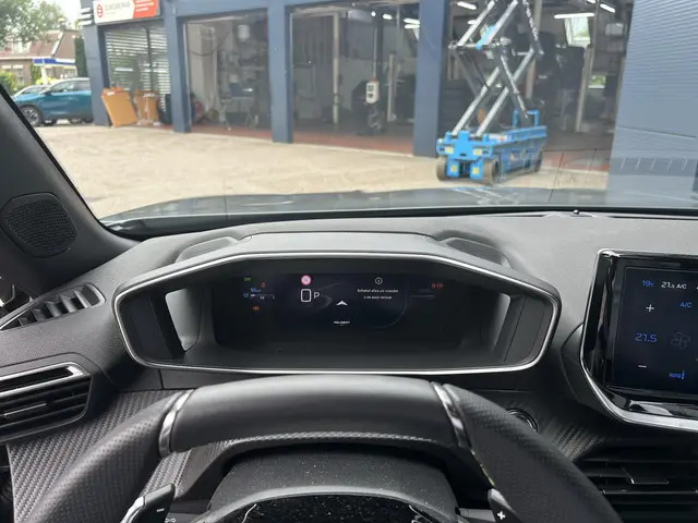 Peugeot 2008 1.2 Hybrid 145 GT 2025 Hybride Benzine 20