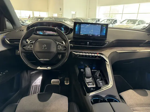 Peugeot 3008 1.6 HYbrid4 300 GT 2021 Hybride Benzine 18