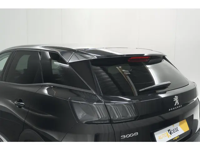 Peugeot 3008 PureTech 130 Allure 2021 Benzine 23