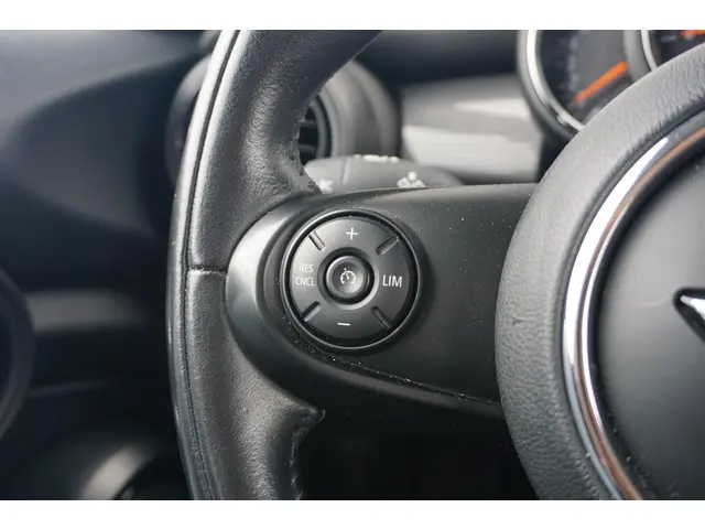 MINI 5-Deurs Cooper 2017 Benzine 11