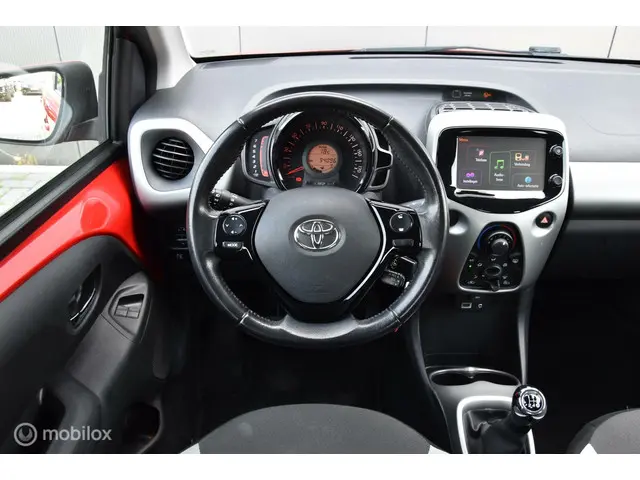 Toyota Aygo 1.0 VVT-i x-play | Camera | Airco| 2017 Benzine 18