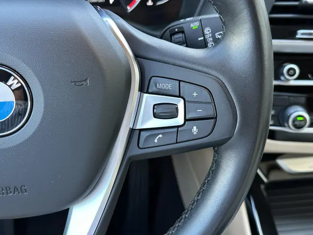BMW X3 xDrive20i High Executive 2018 Benzine 32
