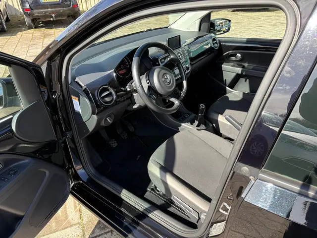 Volkswagen up! 1.0 high up! BlueMotion 2015 Benzine 5