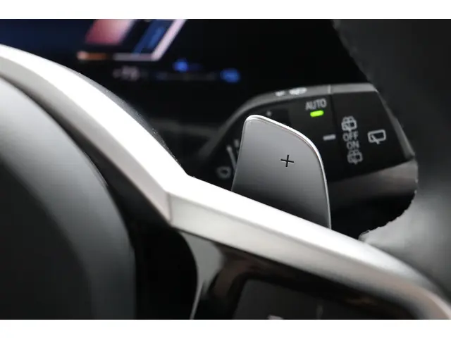 BMW 3 Serie Touring 330e 2025 Hybride Benzine 47