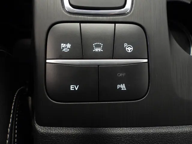 Ford Kuga 2.5 PHEV Plug-In Vignale 2022 Hybride Benzine 25