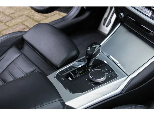 BMW 3 Serie 330i High Executive Edition 2019 Benzine 14