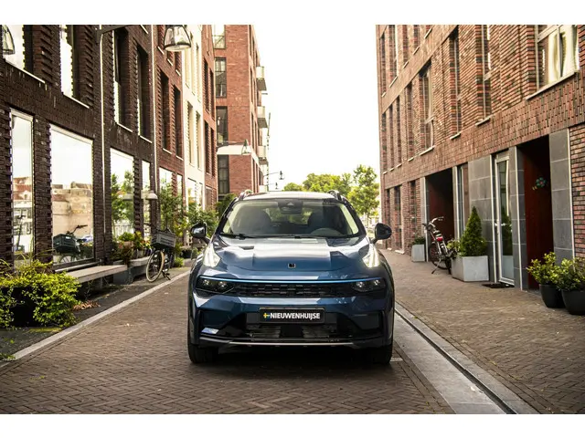 Lynk & Co 01 1.5 2023 Hybride Benzine 10