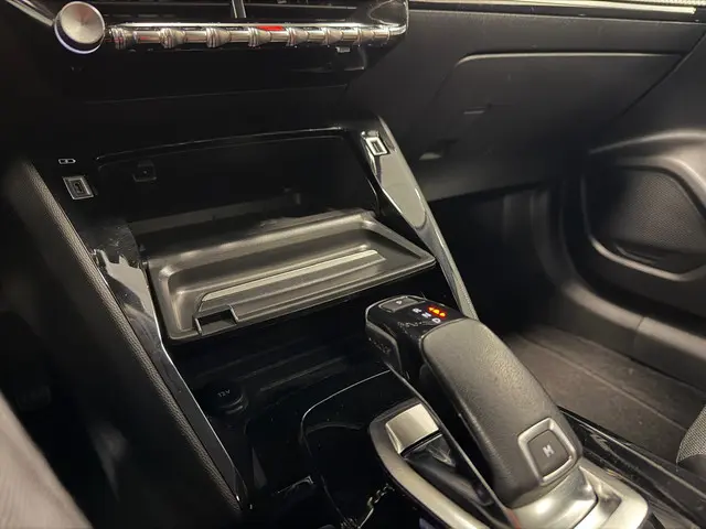 Peugeot 2008 1.2 PureTech Allure 2021 Benzine 14