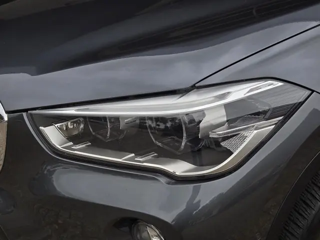 BMW X1 sDrive20i SPORTLINE 2018 Benzine 13