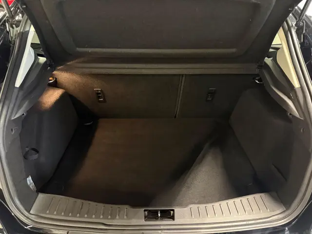 Ford Focus 1.0 Titanium Navi|Trekhaak|PDC! 2018 Benzine 34