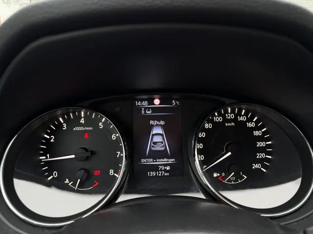 Nissan QASHQAI 1.2 Premier Edition 2014 Benzine 15