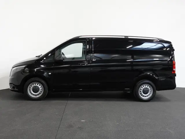 Mercedes-Benz Vito 114 CDI Lang 2024 Diesel 29