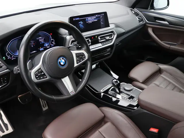 BMW X3 xDrive30e 2023 Hybride Benzine 10