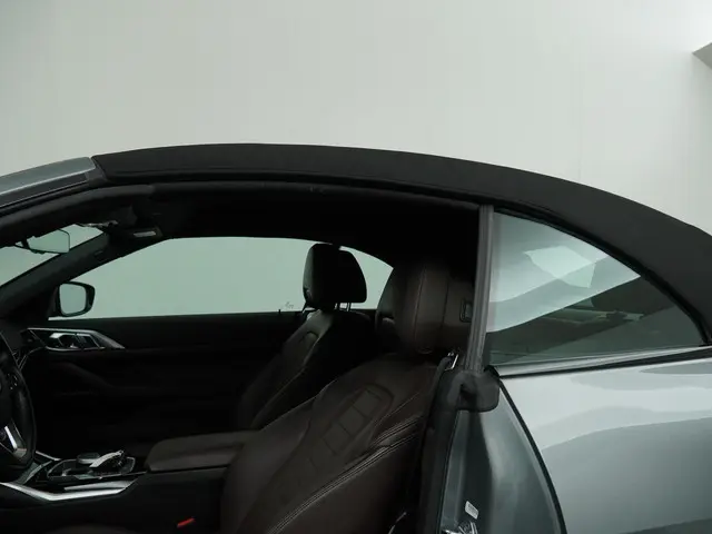 BMW 4 Serie Cabrio 420i High Executive 2023 Benzine 19