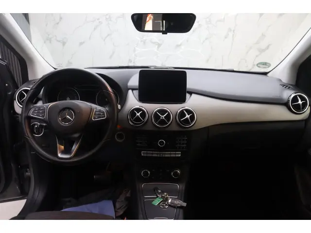 Mercedes-Benz B-Klasse 180 Ambition 2018 Benzine 18