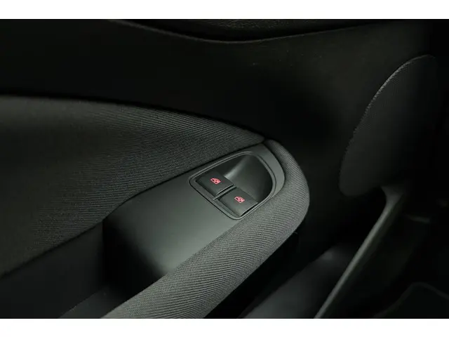 Opel ADAM 1.0 Turbo 90pk BlitZ 2019 Benzine 12