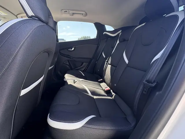 Volvo V40 1.5 T3 Momentum 2020 Benzine 4